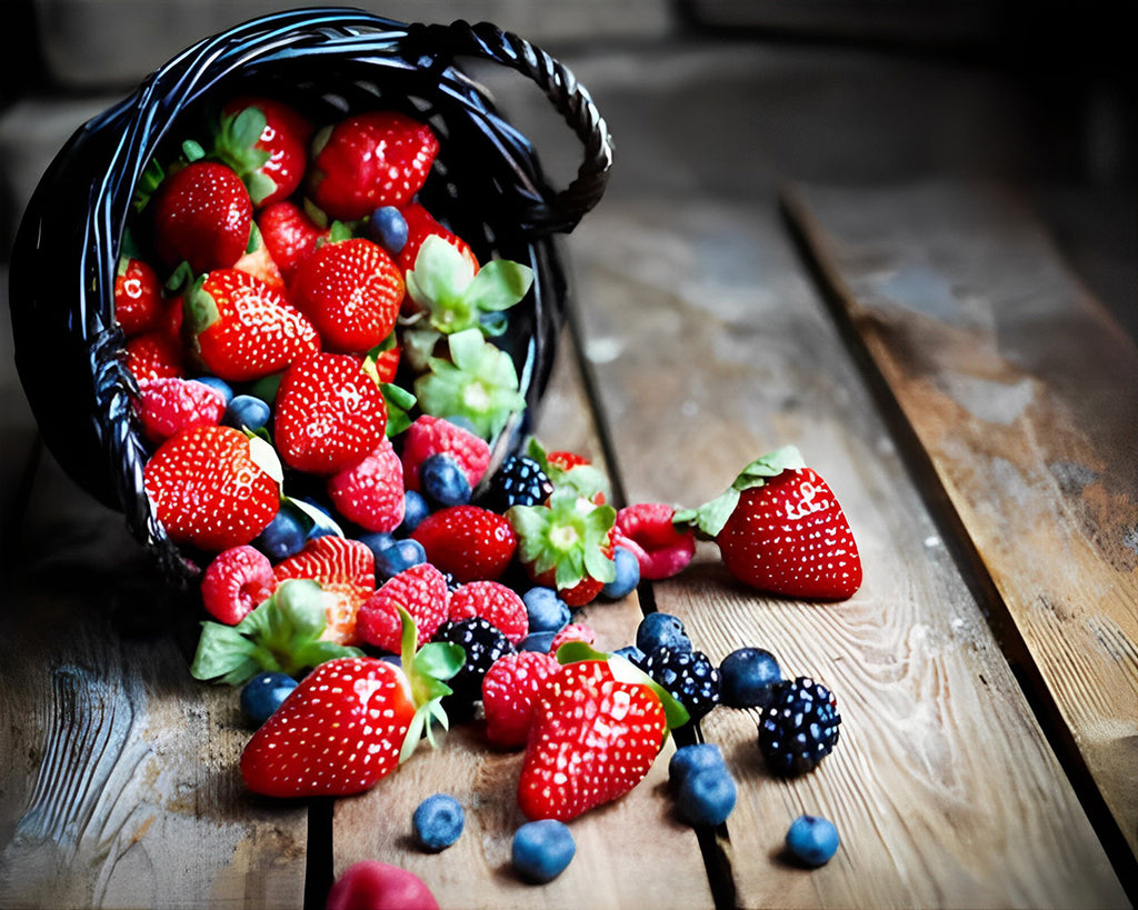 Erdbeeren und Blaubeeren auf dem Boden Malen nach Zahlen