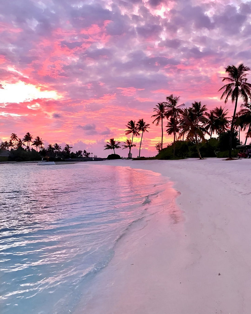 Rosa Wolken und weißer Sandstrand Malen nach Zahlen