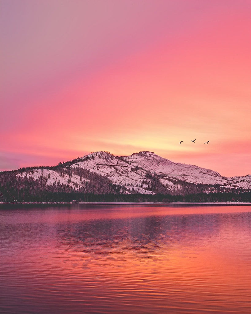 See und Berge im rosa Abendlicht Malen nach Zahlen