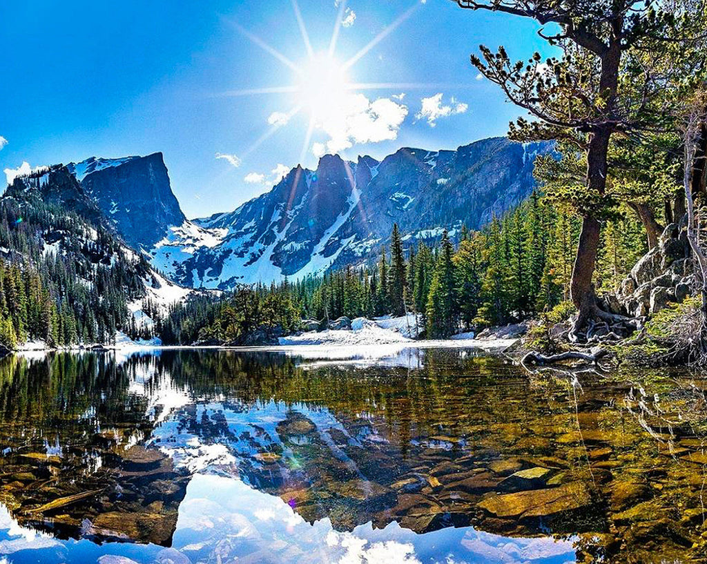 Strahlende Sonne, Berg und See Malen nach Zahlen