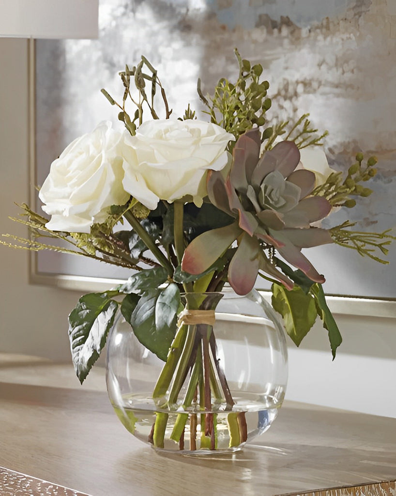 Weiße Rosen und Sukkulenten in der Glasflasche Malen nach Zahlen